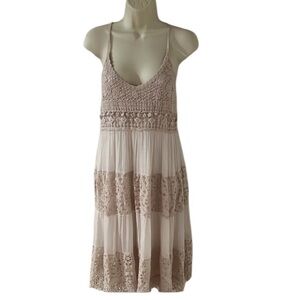 Scandal size medium Ivory sleeveless dress crochet & lace